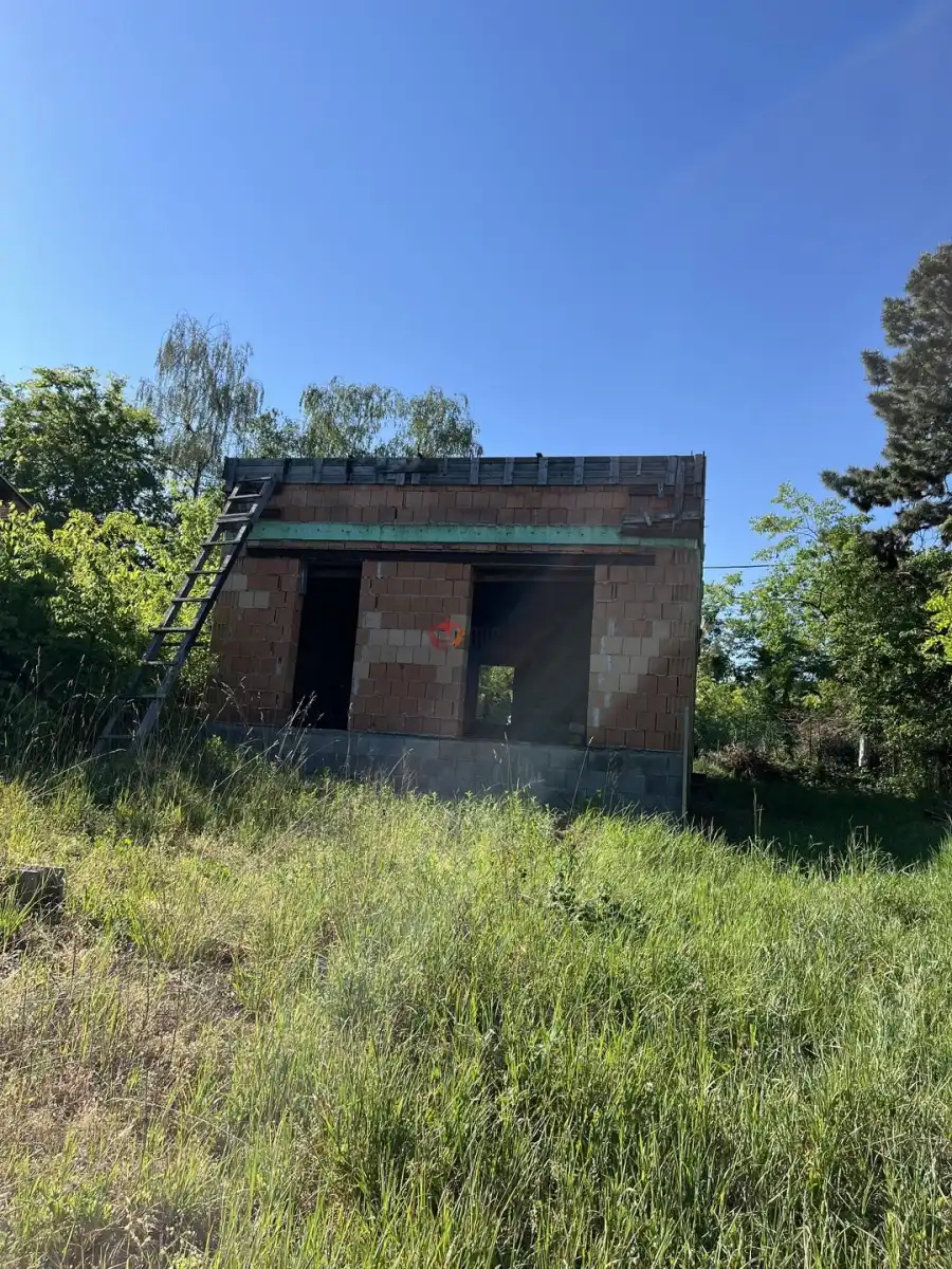 eladó  Építési telek, Csömör
