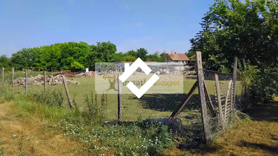 eladó  Építési telek, Makád