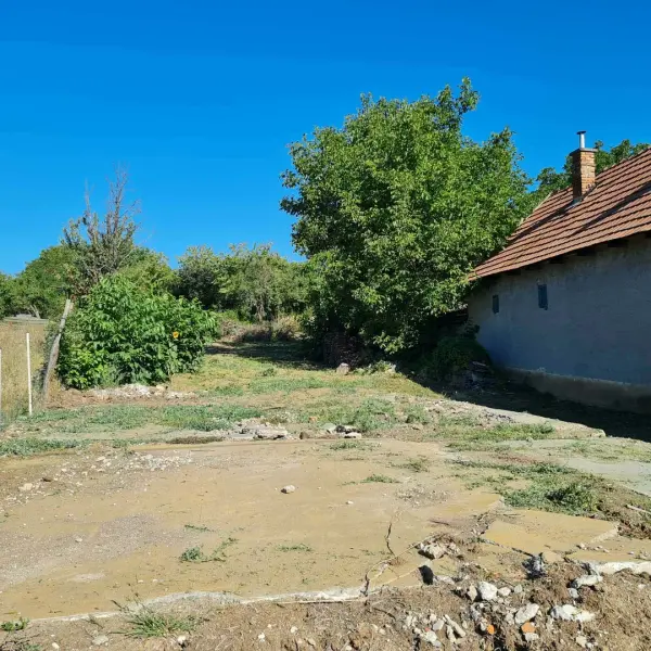 Eladó Építési telek, Rózsaszentmárton 880 m² 4.5 M Ft