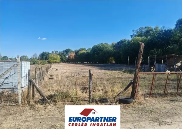 Eladó Építési telek, Törtel 1914 m² 3.5 M Ft
