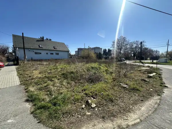 Eladó Építési telek, Velence 597 m² 49.9 M Ft