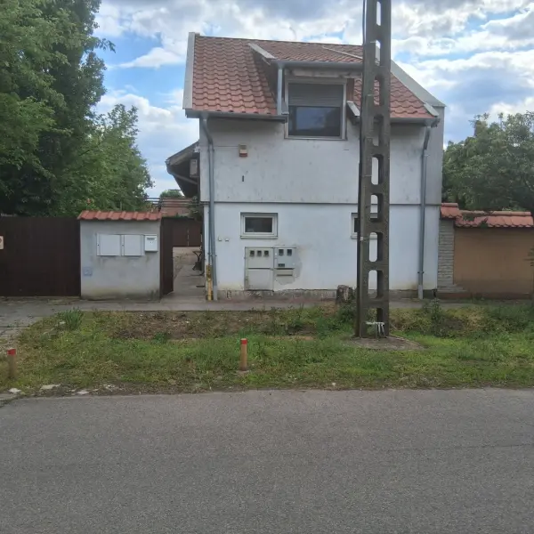 Eladó garázs, Békéscsaba 8 M Ft