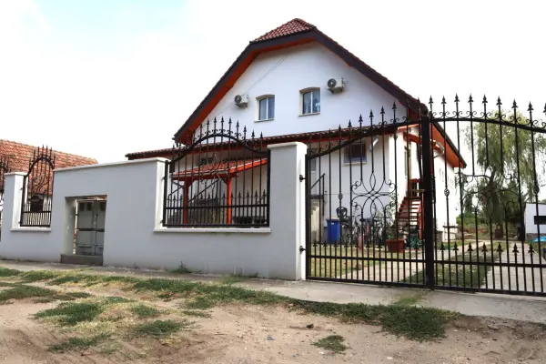 Eladó gazdasági ingatlan, Albertirsa 10 szoba 400 m² 360 M Ft