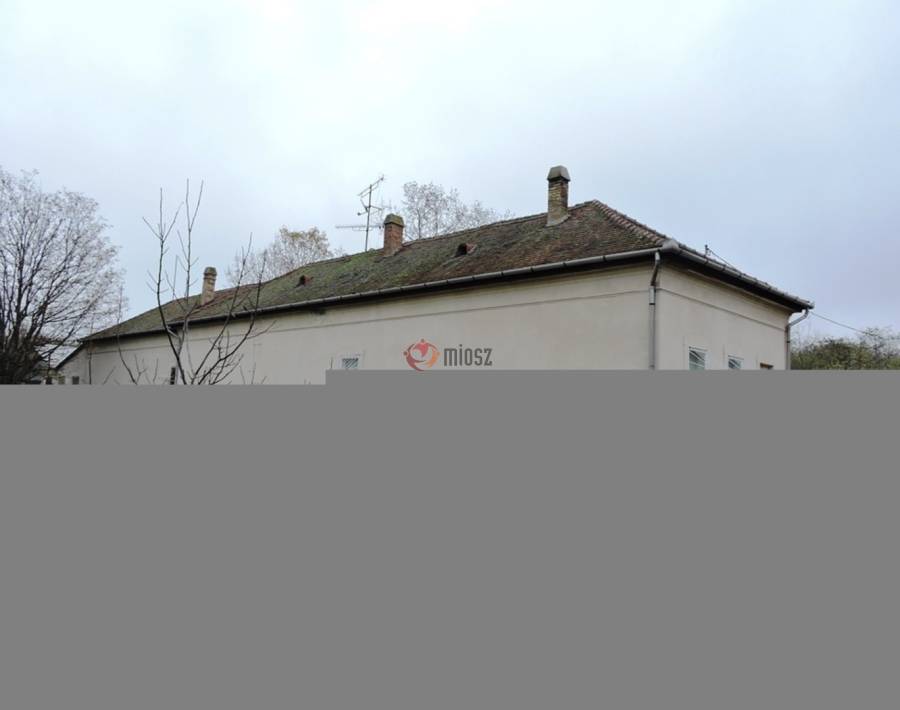 eladó gazdasági ingatlan, Izsák