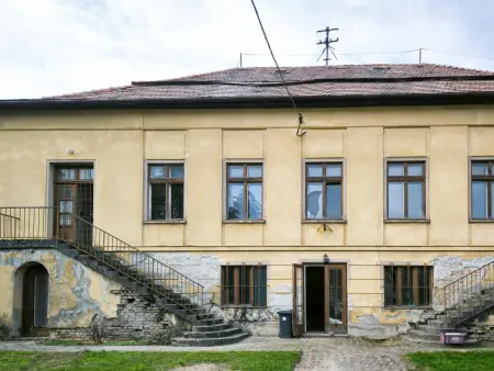 Eladó gazdasági ingatlan, Paks 509 m² 89.9 M Ft