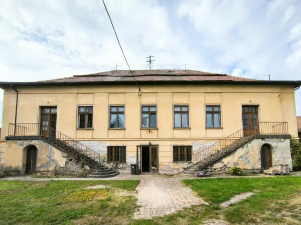 Eladó gazdasági ingatlan, Paks 509 m² 89.9 M Ft