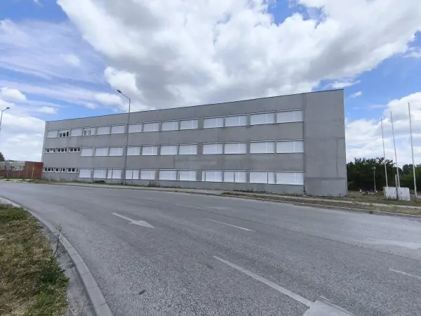Eladó gazdasági ingatlan, Tatabánya 4200 m² 384.25 M Ft + Áfa
