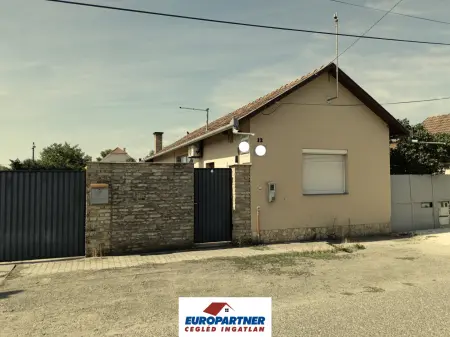 Eladó ipari ingatlan, Cegléd 150 m² 36 M Ft + Áfa