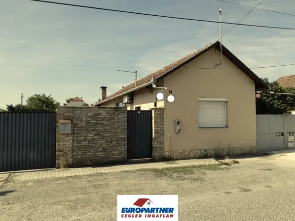 Eladó ipari ingatlan, Cegléd 150 m² 36 M Ft + Áfa