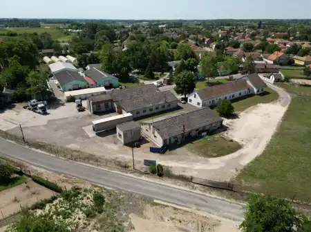 Eladó ipari ingatlan, Domaszék 1380 m² 550 M Ft