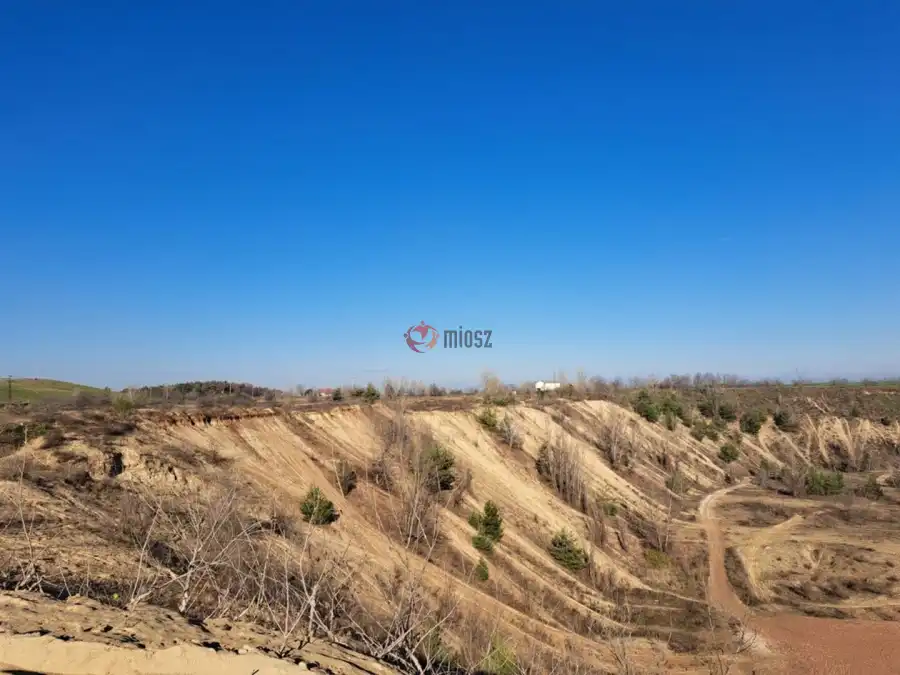 eladó ipari ingatlan, Fót