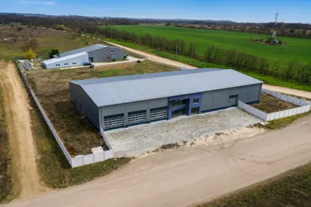 Eladó ipari ingatlan, Fót 1400 m² 650 M Ft + Áfa