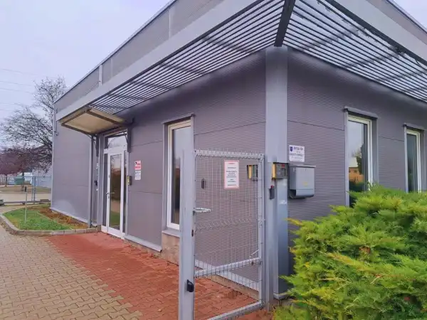 Eladó ipari ingatlan, Szigetszentmiklós 2204 m² 820 M Ft