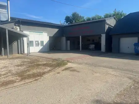 Eladó ipari ingatlan, Tatabánya 280 m² 245 M Ft