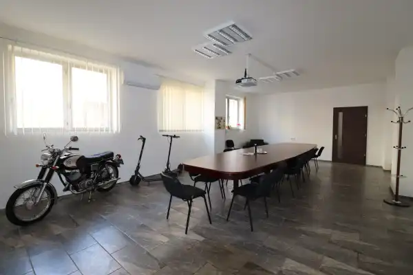 Eladó irodaház, Budapest, XXI. kerület 3170 m² 850 M Ft