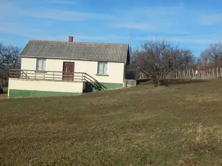 eladó mezőgazdasági ingatlan, Szentbékkálla