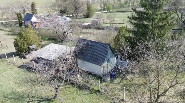 Eladó , Oroszlány 2291 m² 8.2 M Ft