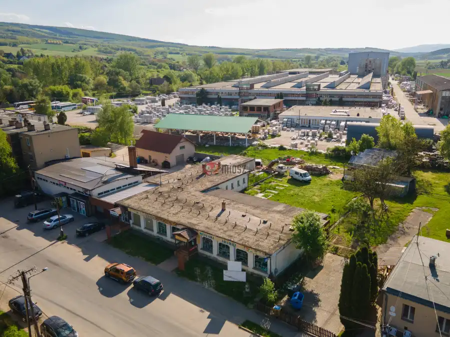 eladó raktár, Romhány