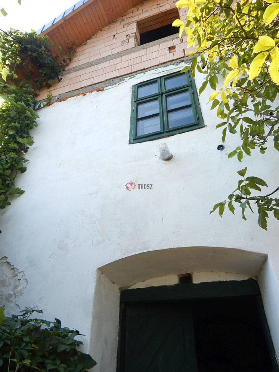eladó  Szőlős, Kisapáti