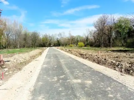 eladó telek, Balatonszárszó