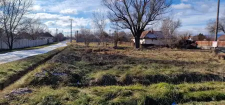 eladó telek, Csörög