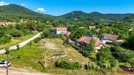 eladó telek, Diósjenő