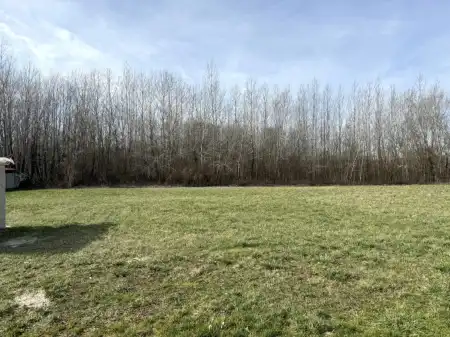 eladó telek, Kimle