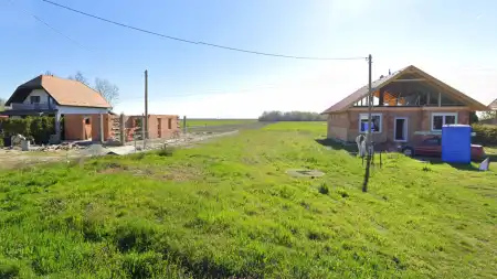 eladó telek, Kiskunlacháza