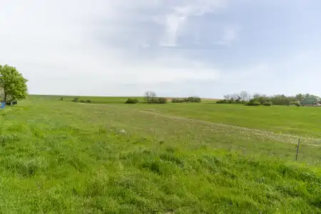 eladó telek, Kömlőd