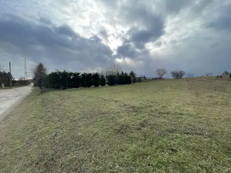 eladó telek, Oroszlány