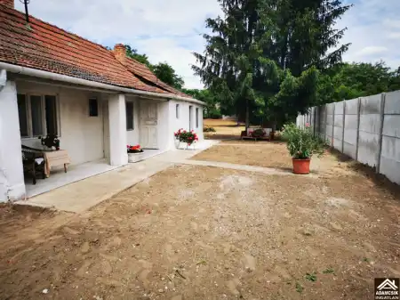 eladó telek, Pilis