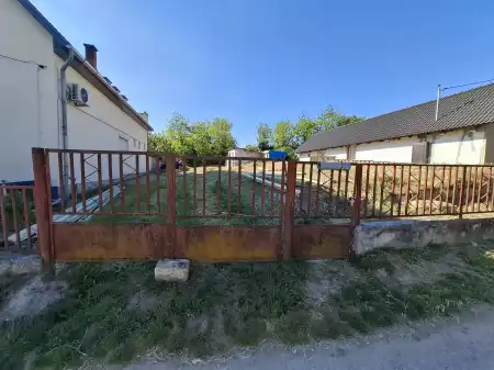 eladó telek, Tabajd