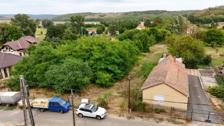 eladó telek, Vácduka