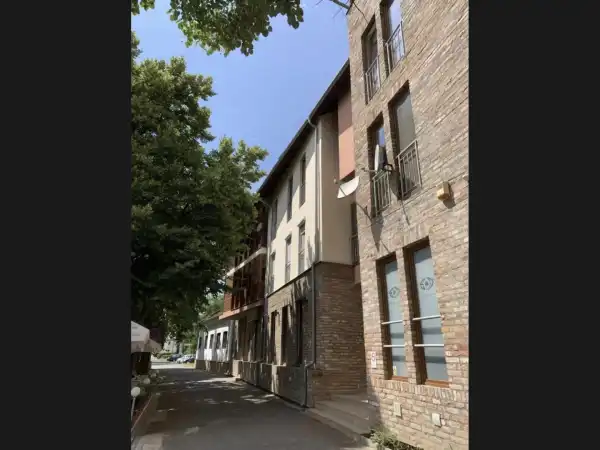 Kiadó garázs, Gyula 14 m² 30 E Ft/hó