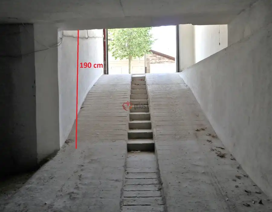 kiadó garázs, Szeged