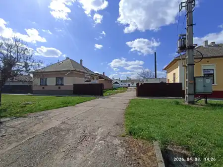 Kiadó ipari ingatlan, Karcag 2 szoba 500 m² 500 E Ft/hó