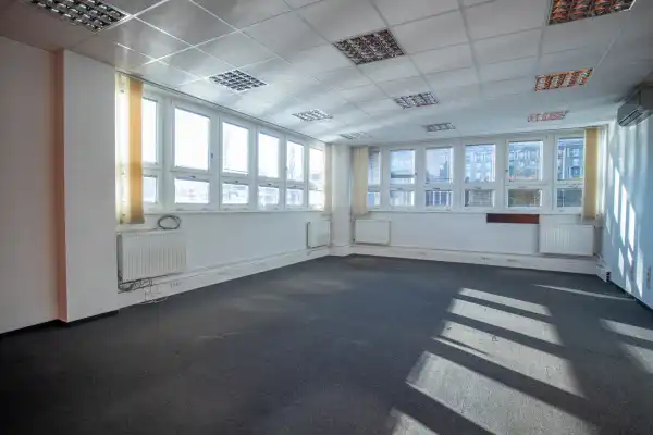 Kiadó irodaház, Budapest, XIV. kerület 20+5 szoba 1025 m² 4.39 M Ft/hó